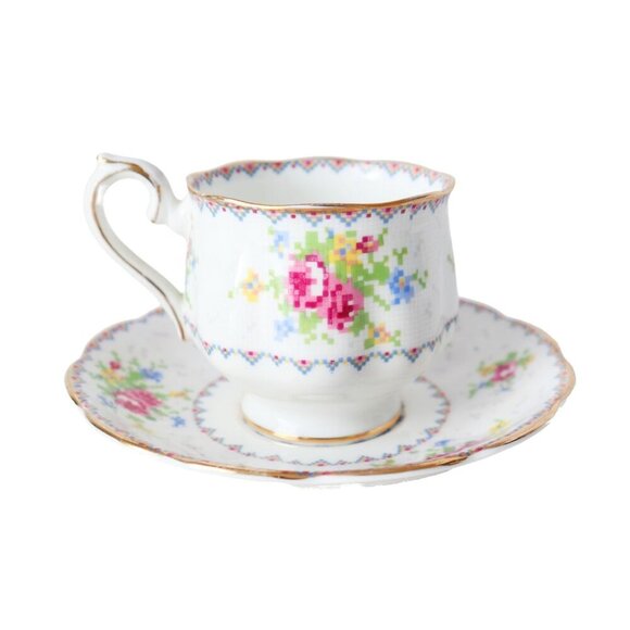 6 Sets Royal Albert Petit Point Large Cups and Saucers Tea Party Gift Bone China - Picture 3 of 6
